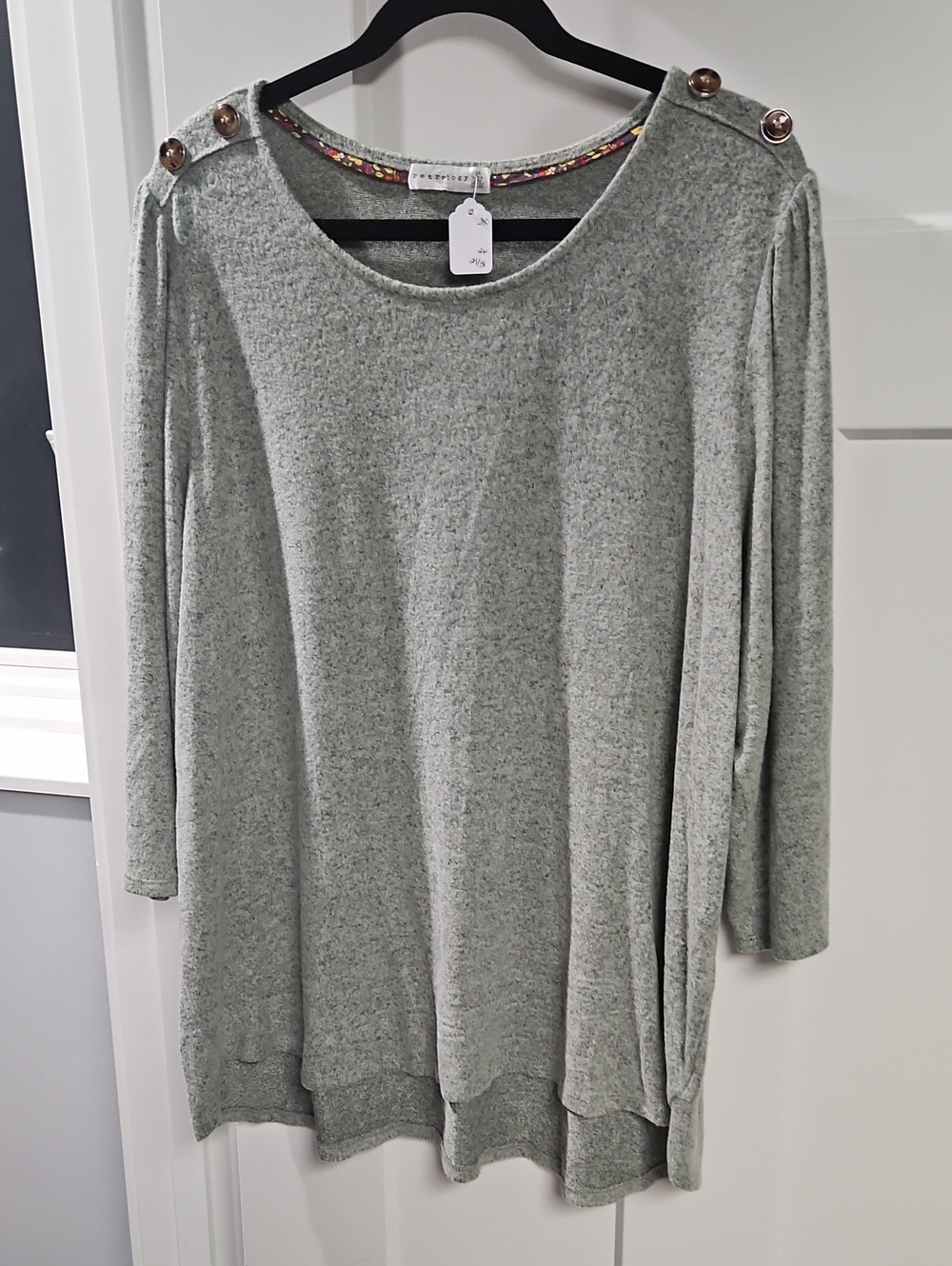 Button-Shoulder Light Gray Women's Pullover Sweatshirt
